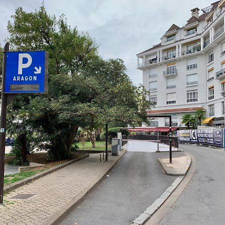 Quartier Du Chateau, Superbe Appartement Avec Parking Pau Exterior foto
